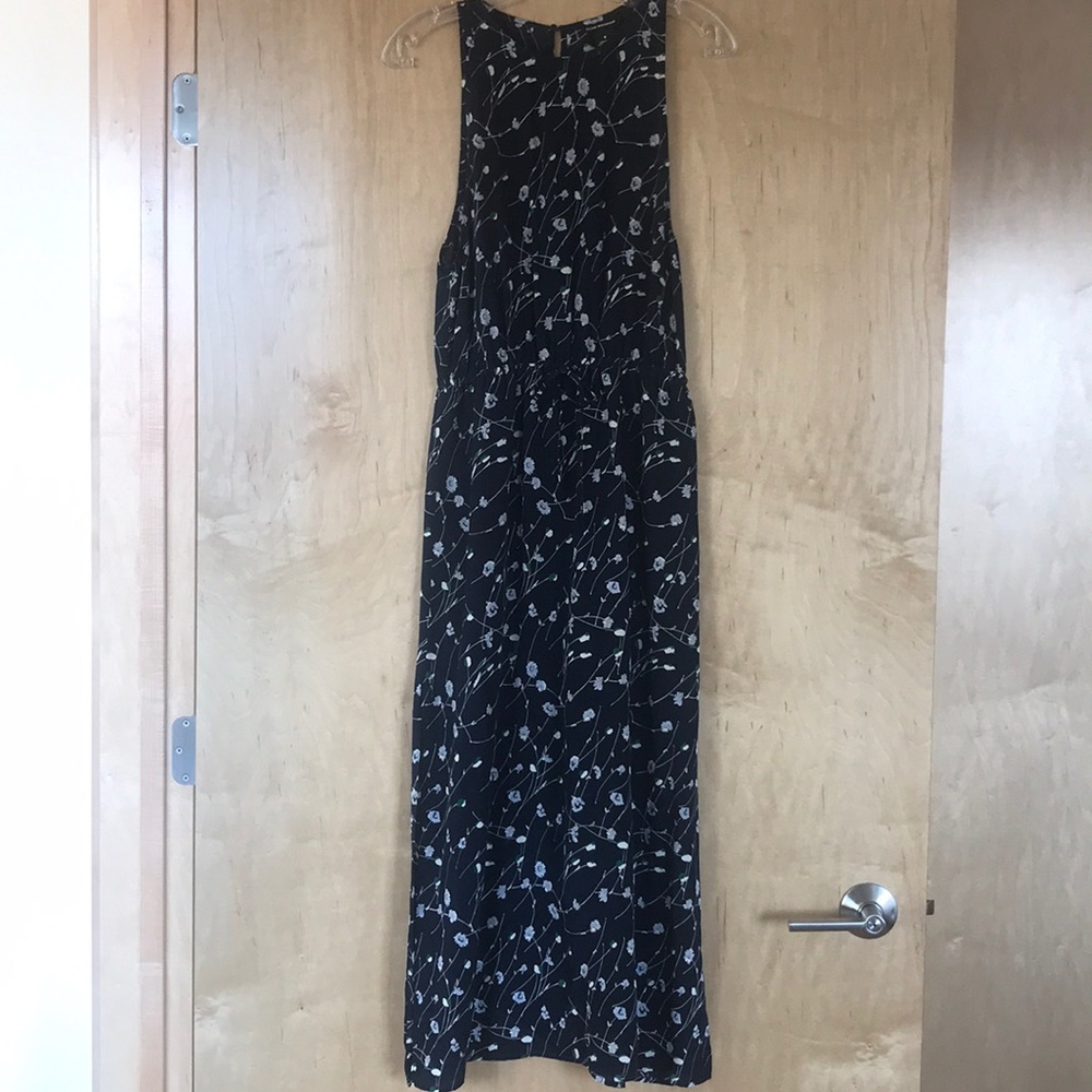 Club Monaco floral dress with slit back.